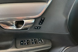 musta Volvo V90 2019 kuva 19.