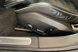 musta Volvo V90 2019 kuva 21.