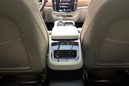 Ruskea (beige) Volvo V90 2019 kuva 18.