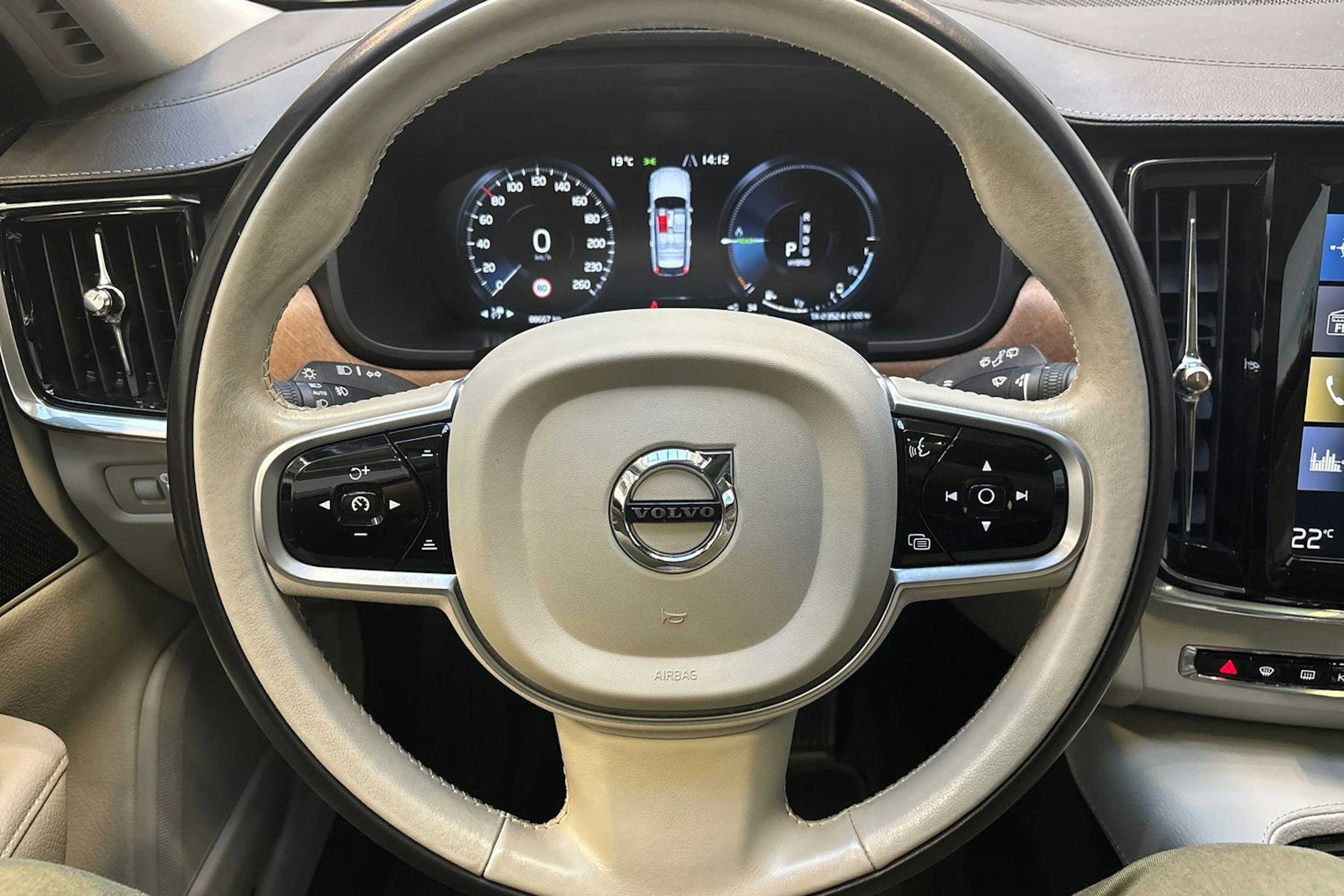Ruskea (beige) Volvo V90 2019 kuva 24.