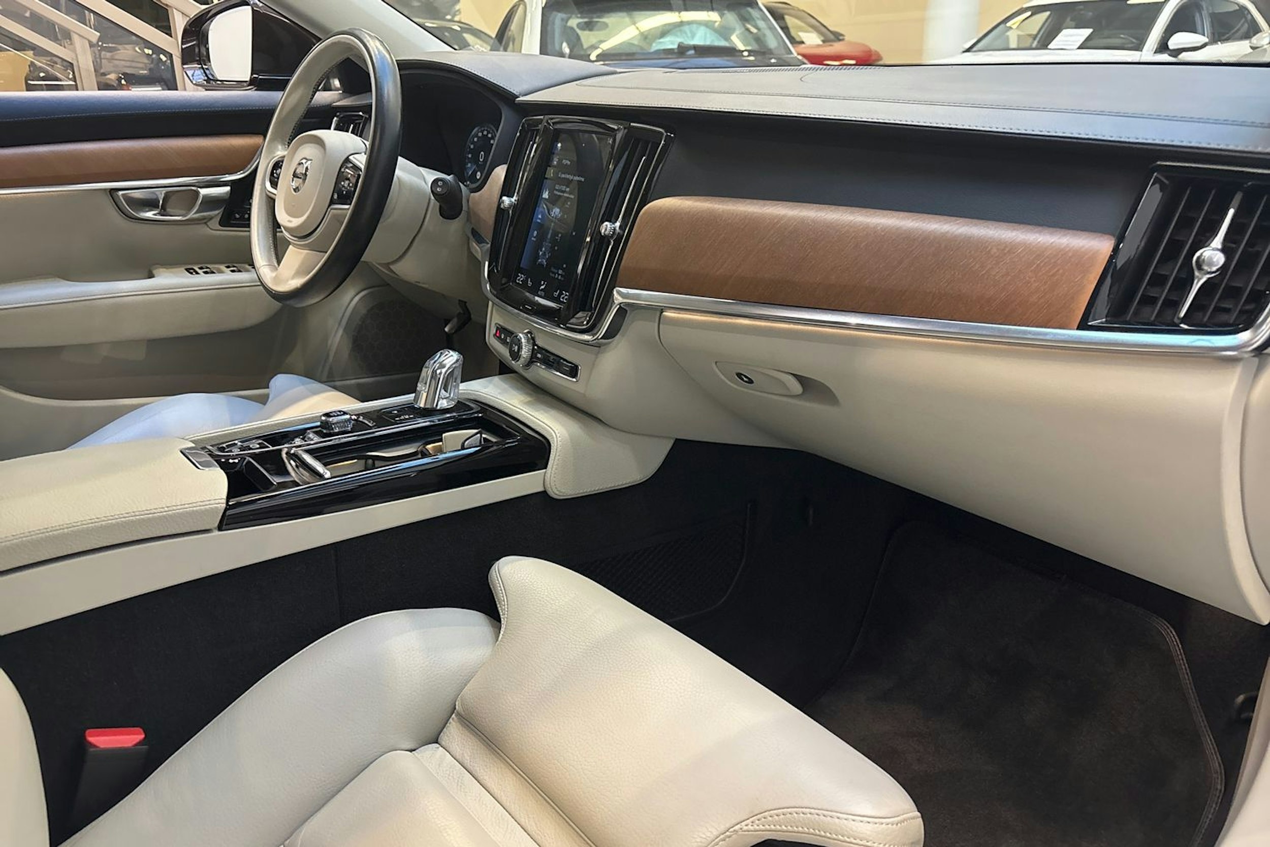 Ruskea (beige) Volvo V90 2019 kuva 31.