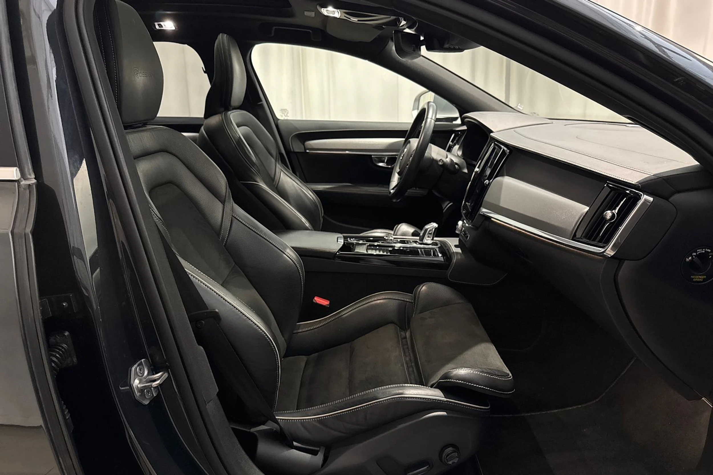 harmaa Volvo V90 2019 kuva 15.