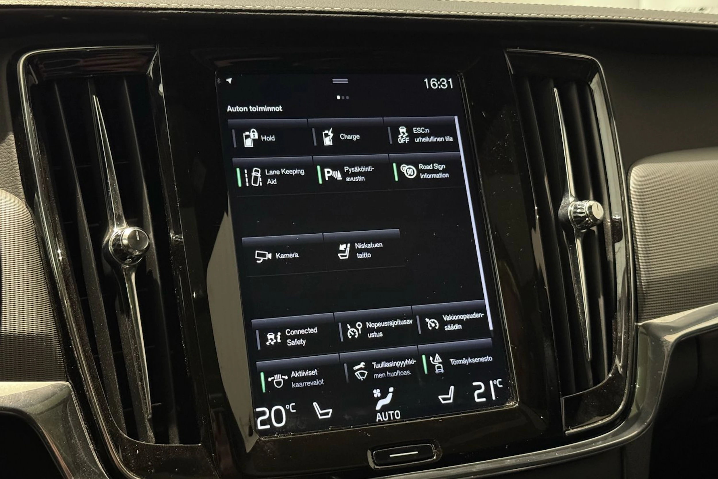 harmaa Volvo V90 2019 kuva 23.