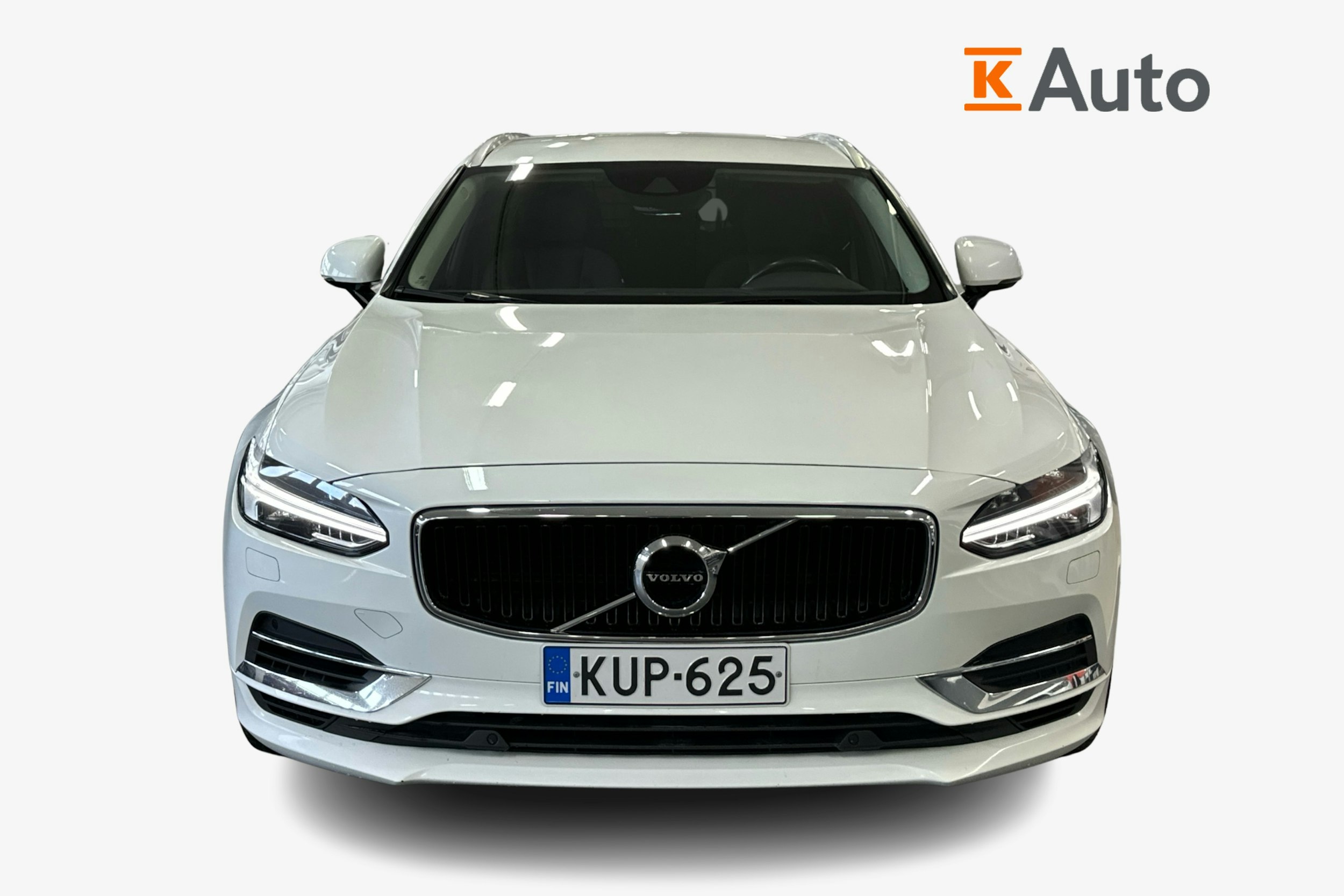 valkoinen Volvo V90 2019 kuva 4.