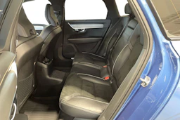 sininen Volvo V90 2019 kuva 8.