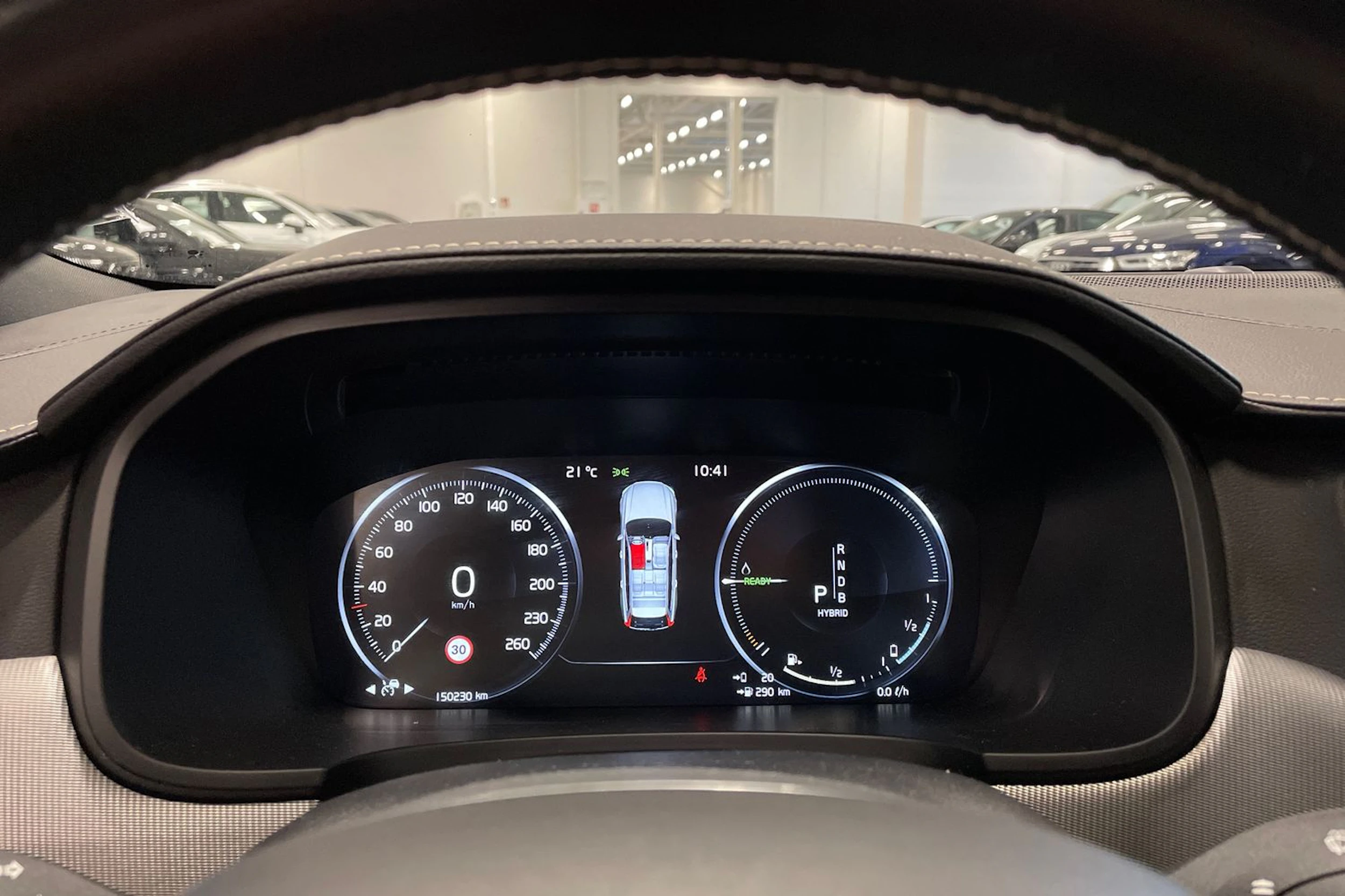 sininen Volvo V90 2019 kuva 14.