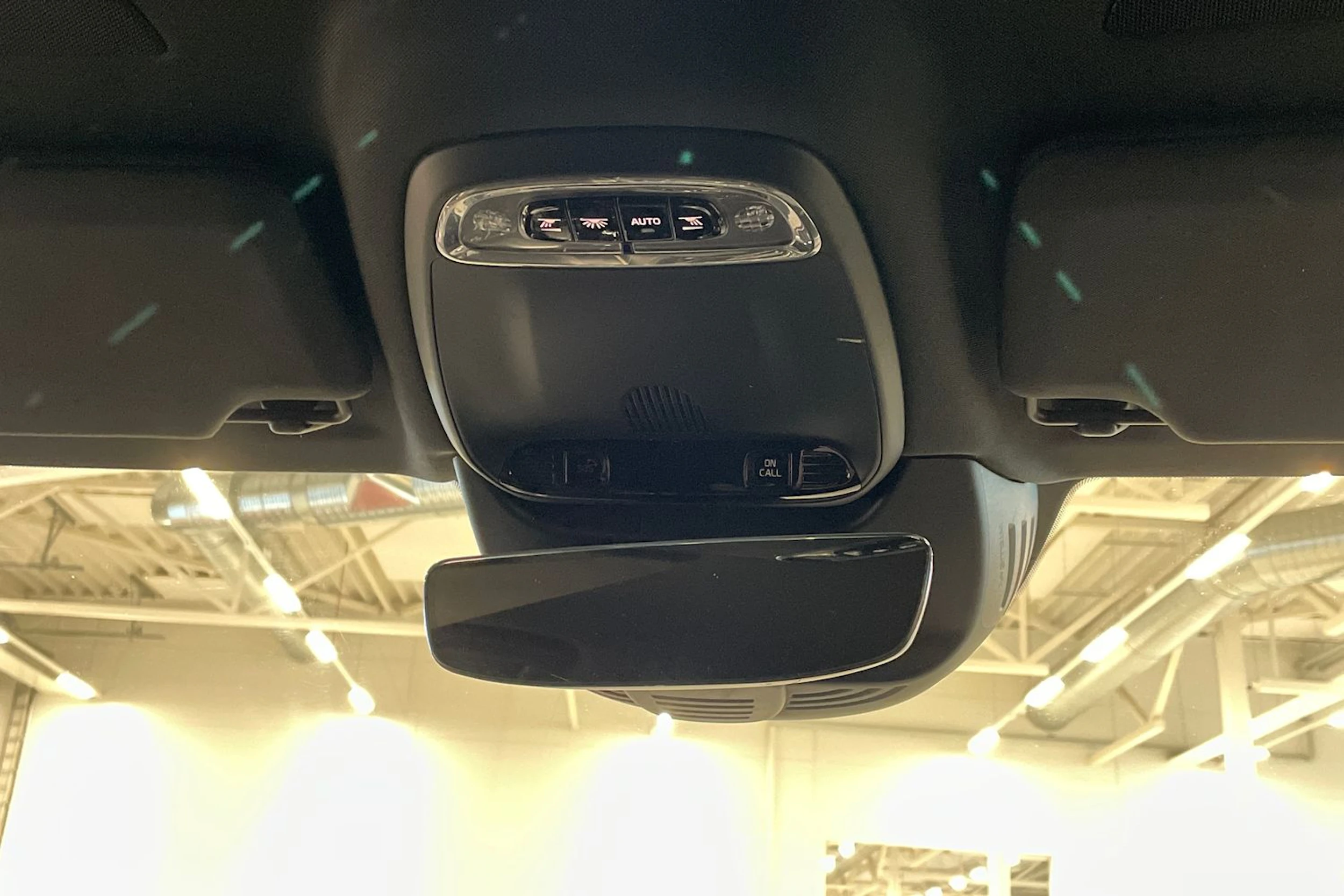 sininen Volvo V90 2019 kuva 18.