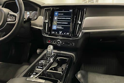 sininen Volvo V90 2019 kuva 19.
