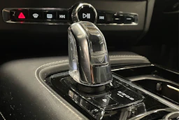 sininen Volvo V90 2019 kuva 24.