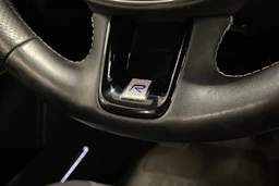 sininen Volvo V90 2019 kuva 29.