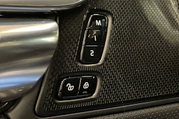 sininen Volvo V90 2019 kuva 31.