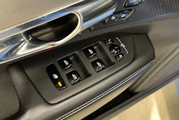 sininen Volvo V90 2019 kuva 32.