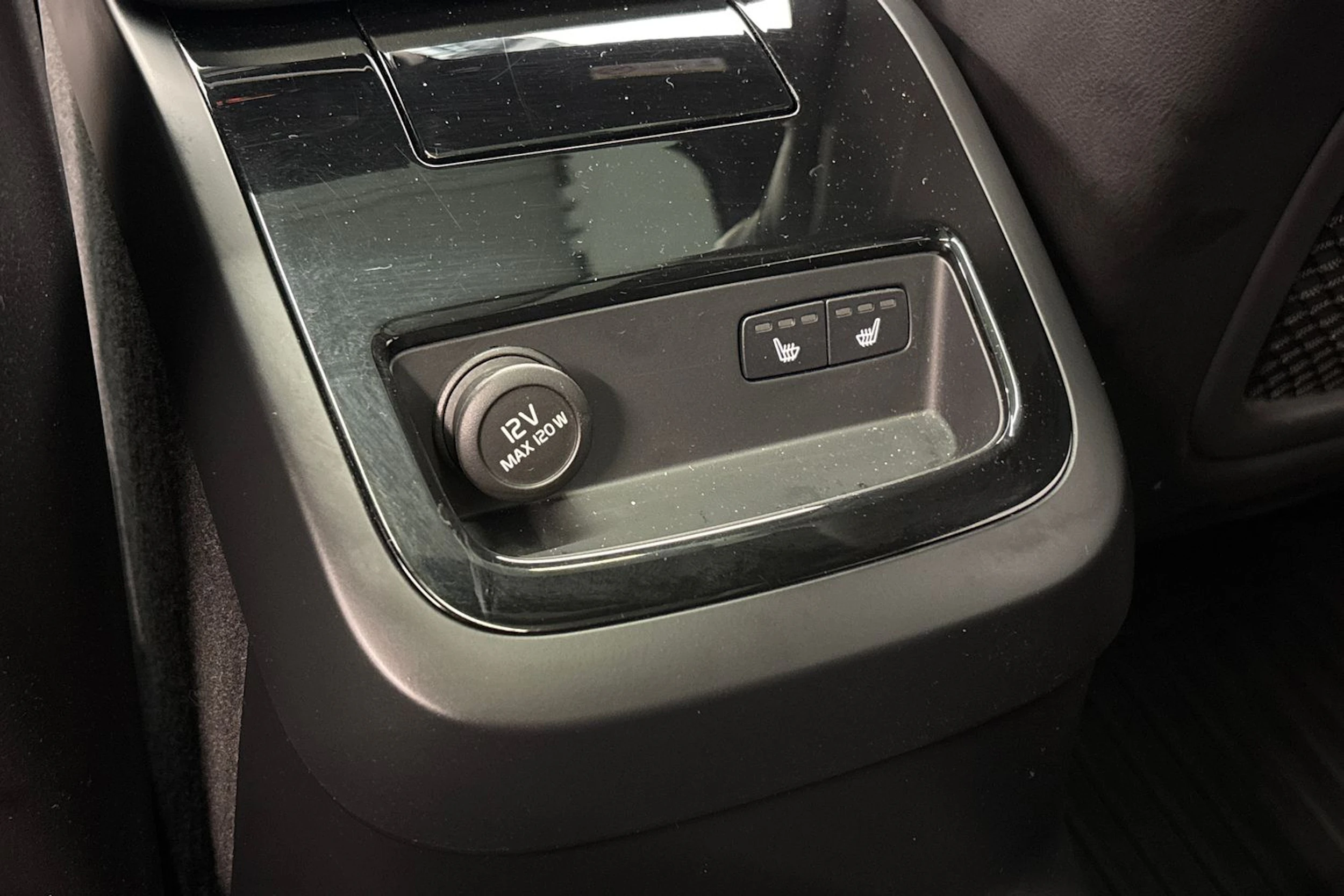 musta Volvo V90 2019 kuva 11.