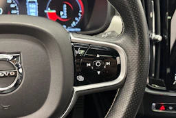musta Volvo V90 2019 kuva 13.