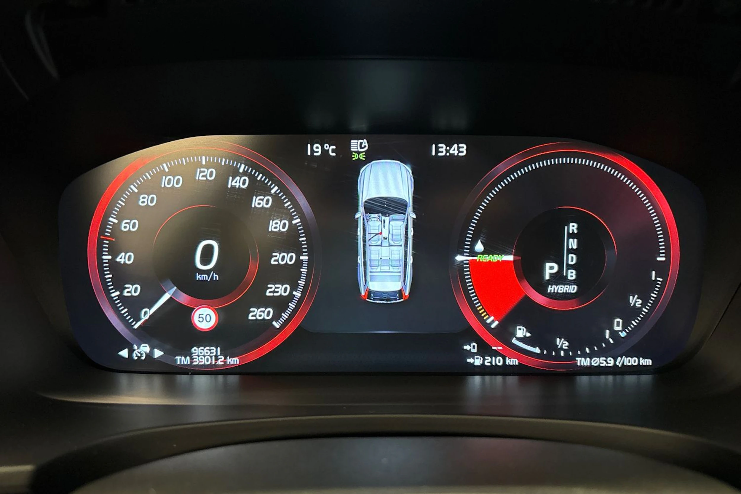musta Volvo V90 2019 kuva 14.