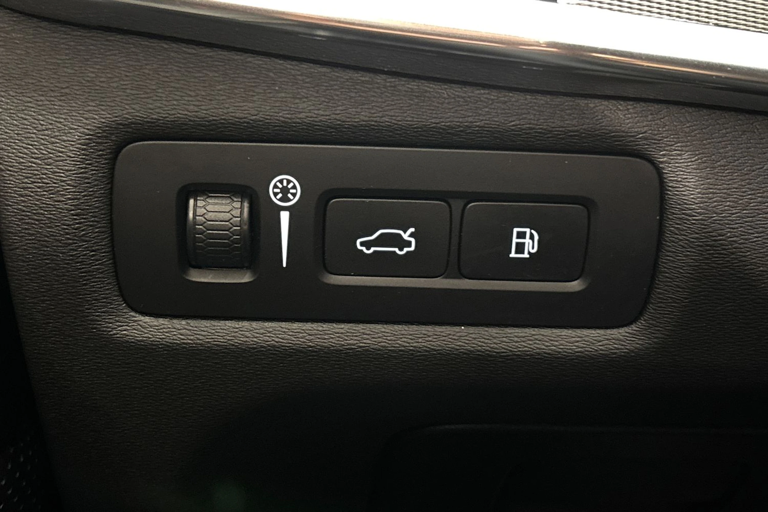 musta Volvo V90 2019 kuva 15.