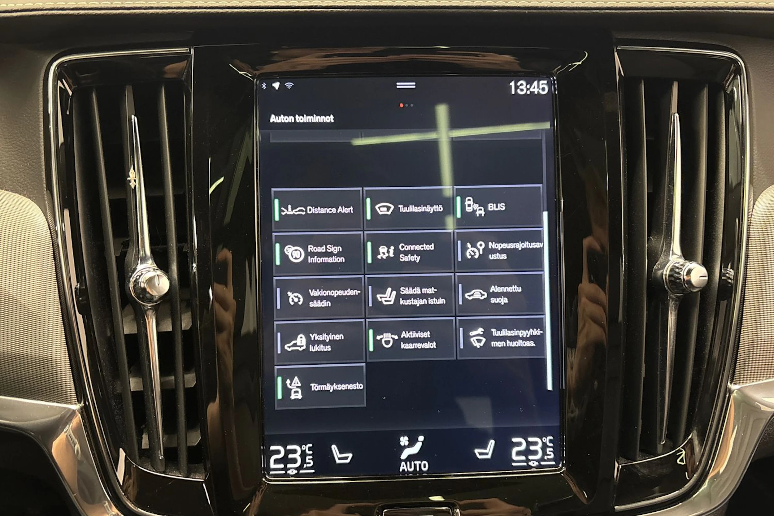 musta Volvo V90 2019 kuva 19.
