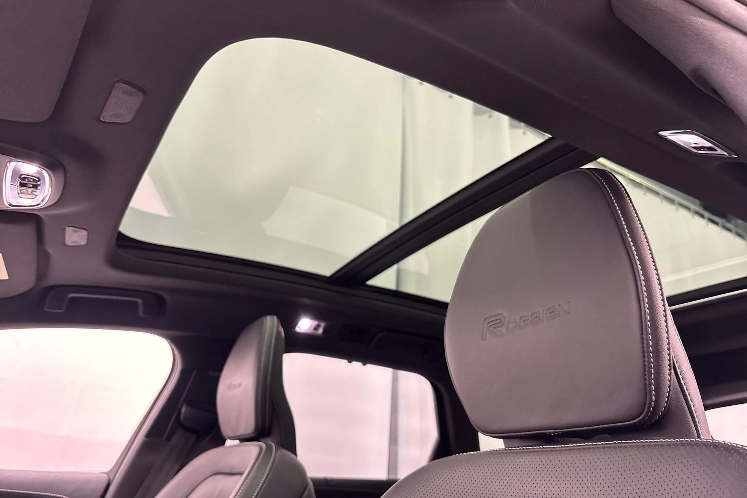 musta Volvo V90 2019 kuva 23.