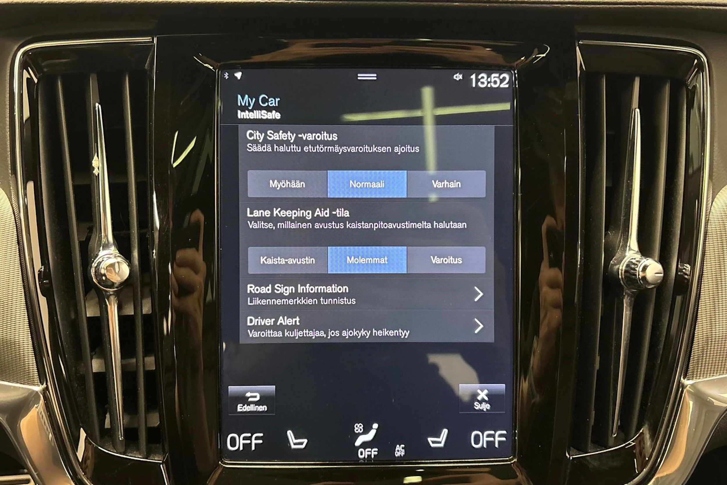 musta Volvo V90 2019 kuva 29.