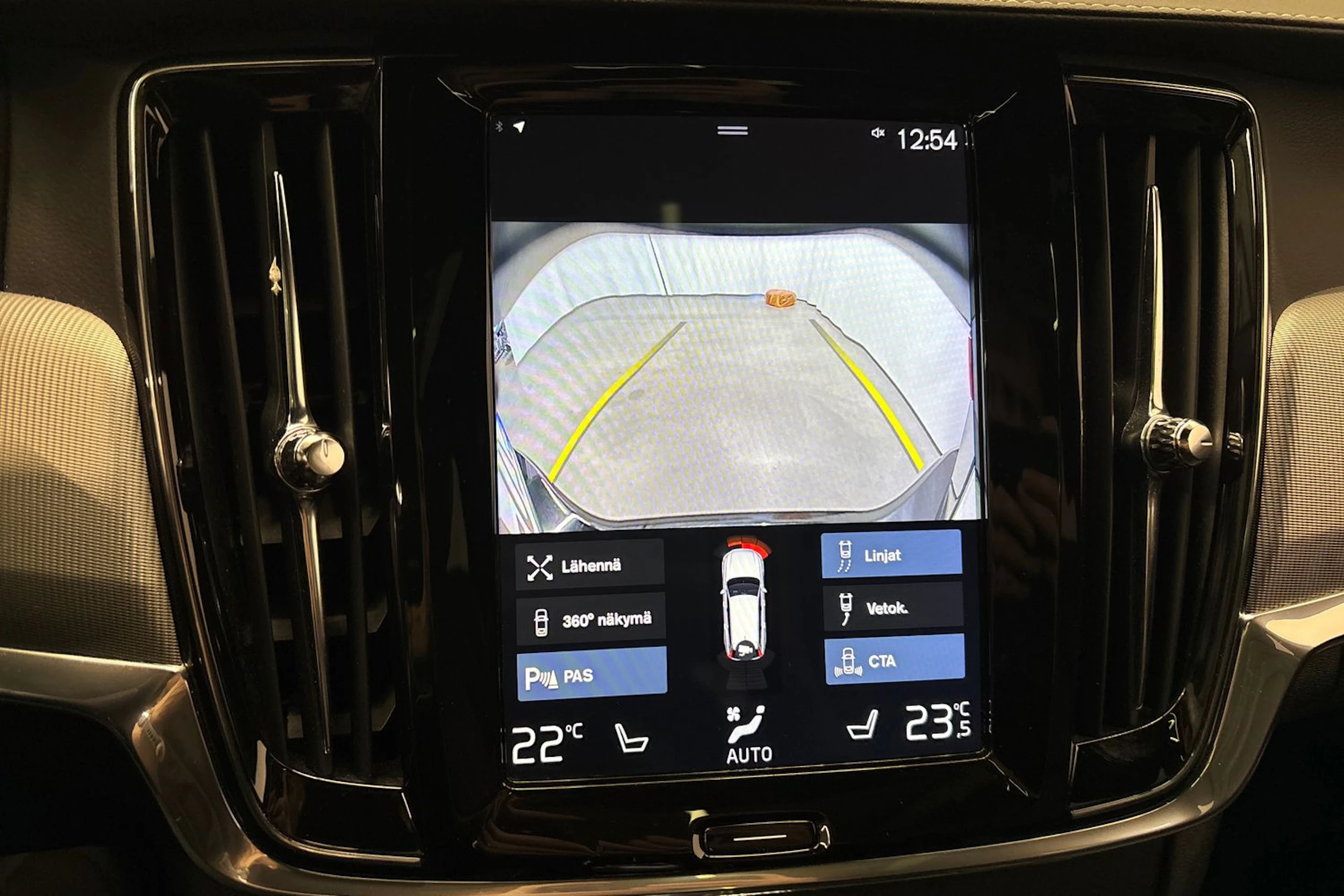 musta Volvo V90 2019 kuva 32.