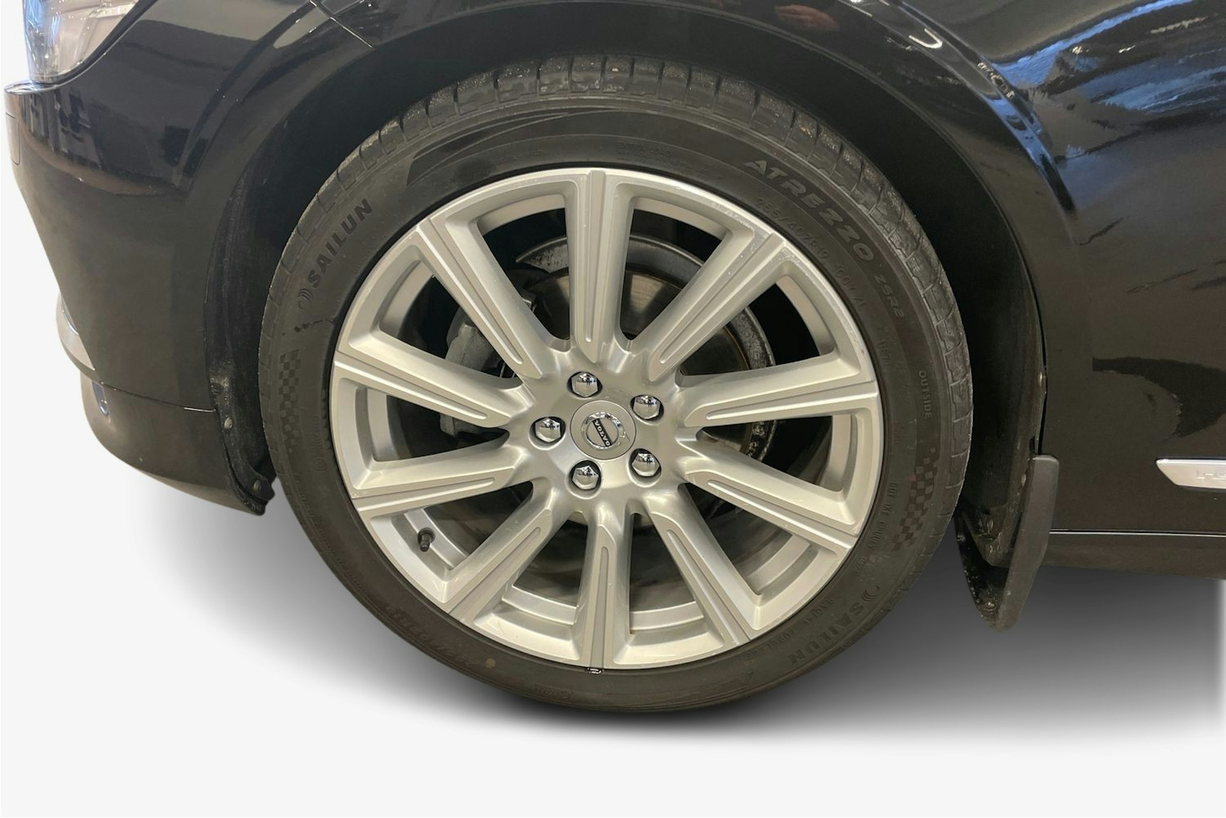 musta Volvo V90 2019 kuva 9.