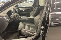 musta Volvo V90 2019 kuva 11.