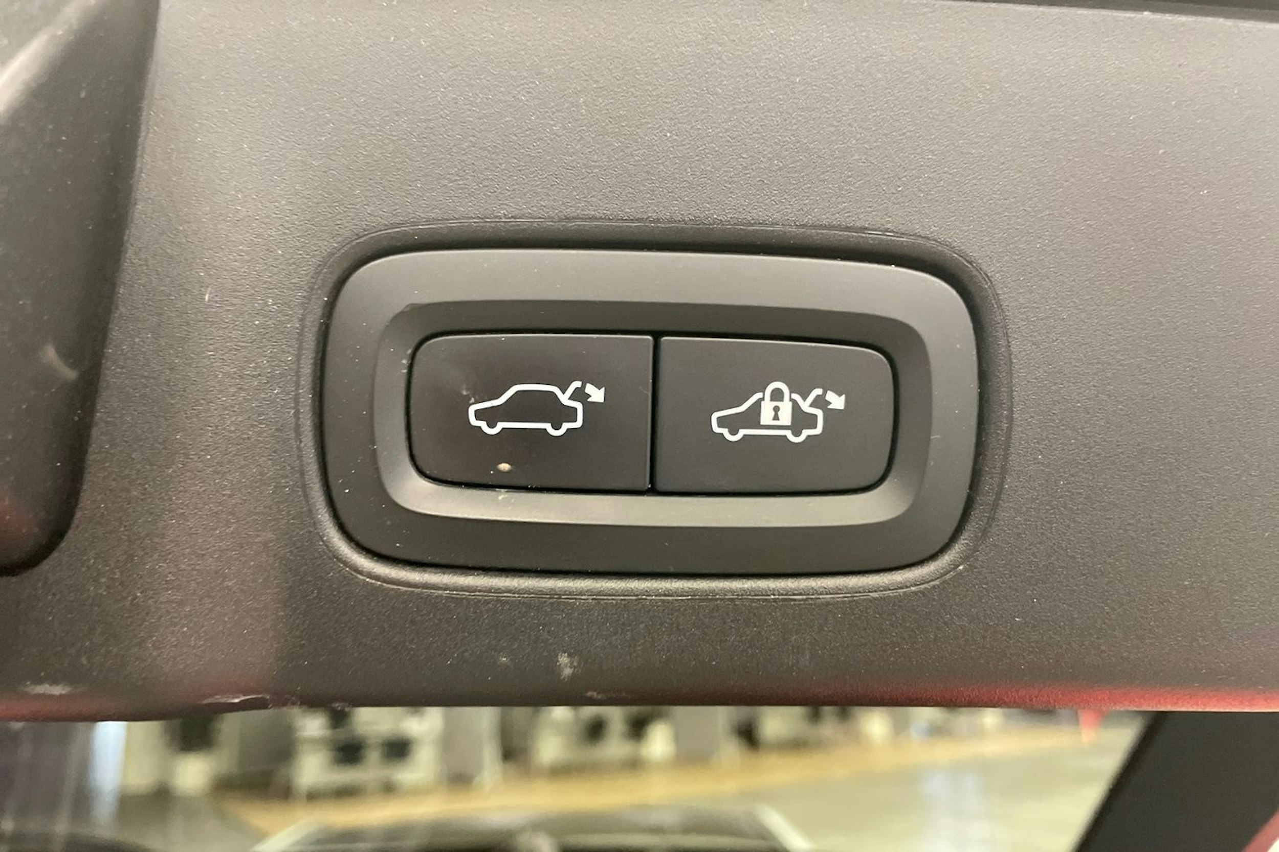 musta Volvo V90 2019 kuva 17.