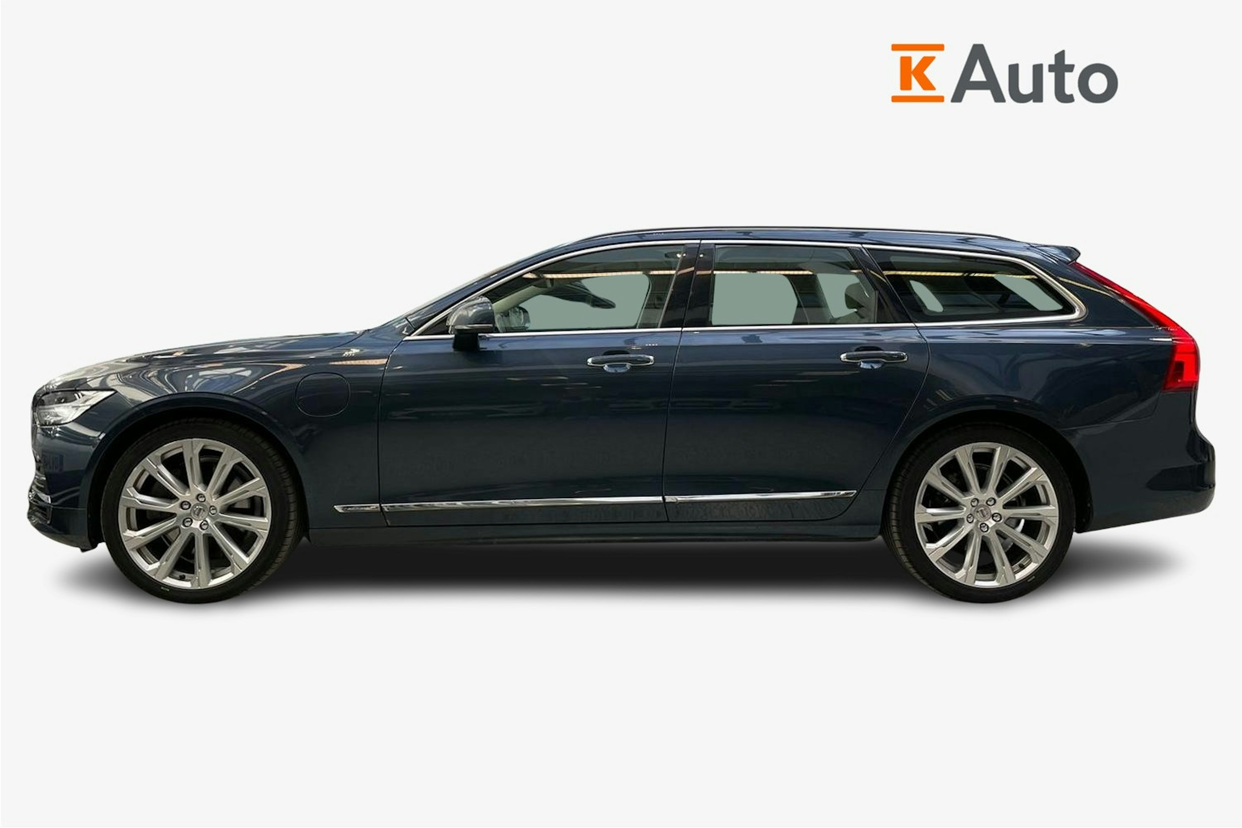 sininen Volvo V90 2019 kuva 6.