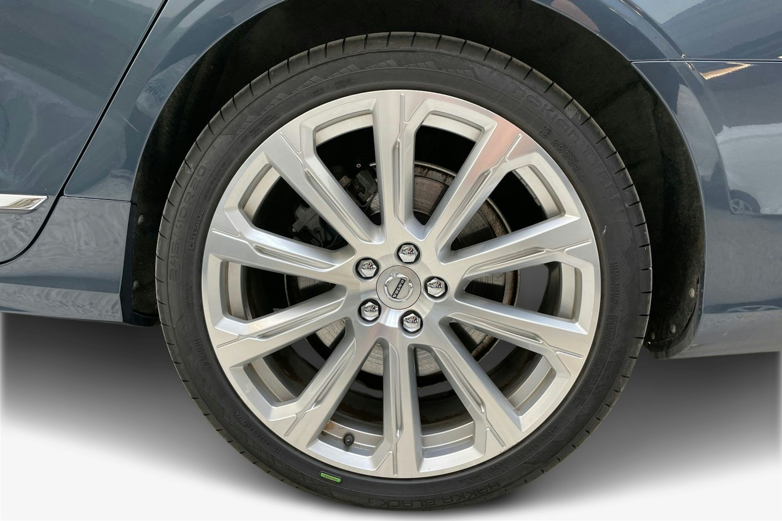 sininen Volvo V90 2019 kuva 11.