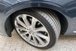 sininen Volvo V90 2019 kuva 13.