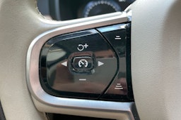 sininen Volvo V90 2019 kuva 15.