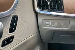 sininen Volvo V90 2019 kuva 17.