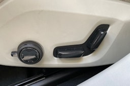 sininen Volvo V90 2019 kuva 19.