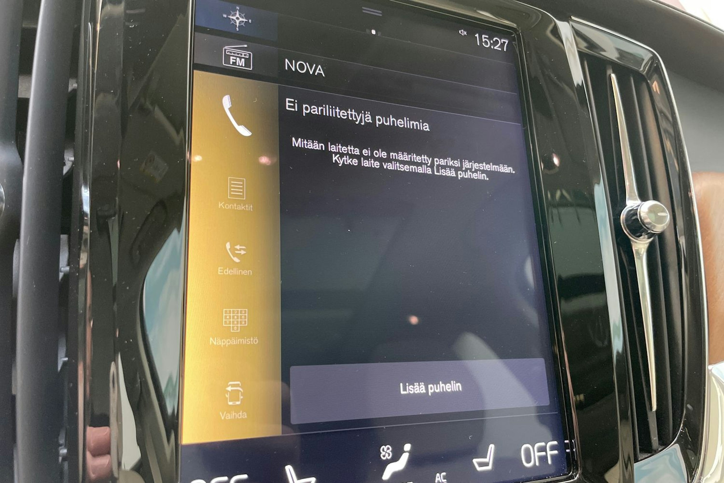 sininen Volvo V90 2019 kuva 23.
