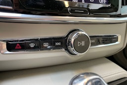 sininen Volvo V90 2019 kuva 24.