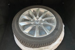 sininen Volvo V90 2019 kuva 29.