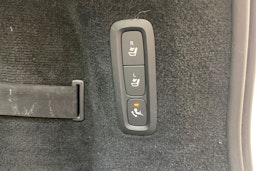 sininen Volvo V90 2019 kuva 30.
