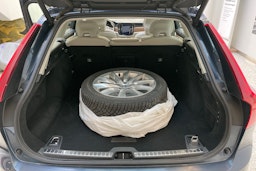 sininen Volvo V90 2019 kuva 31.