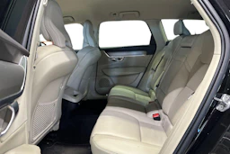 musta Volvo V90 2019 kuva 11.
