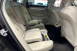 musta Volvo V90 2019 kuva 16.
