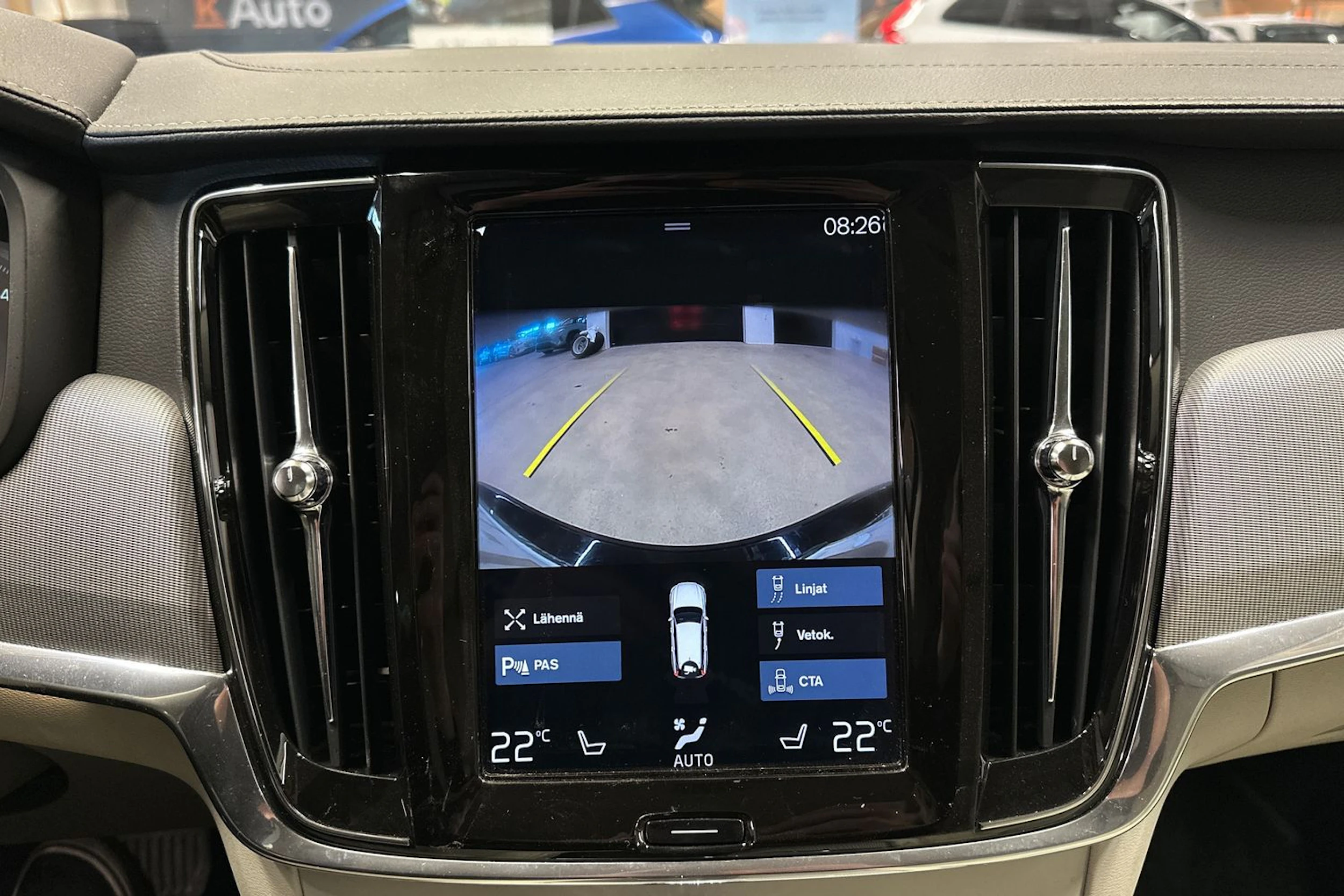 musta Volvo V90 2019 kuva 21.