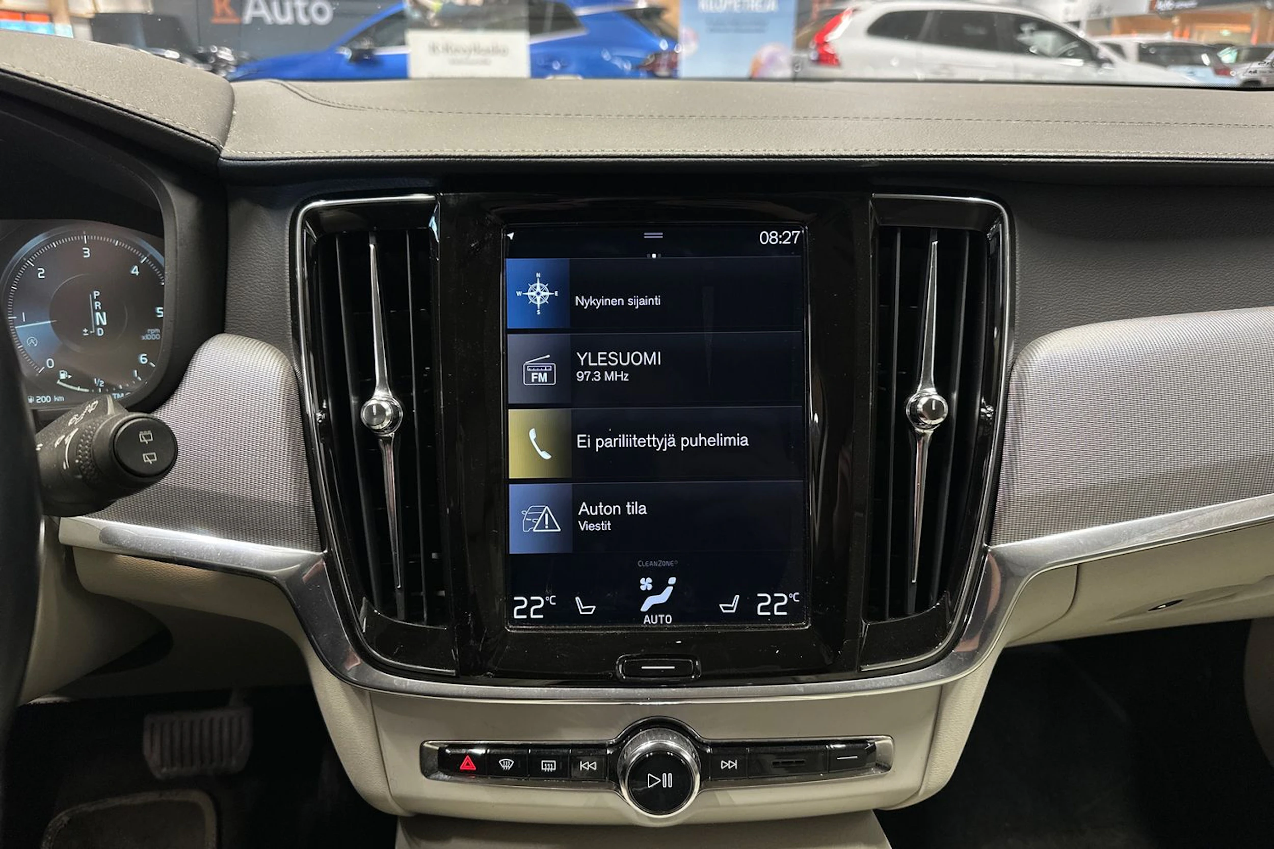musta Volvo V90 2019 kuva 23.