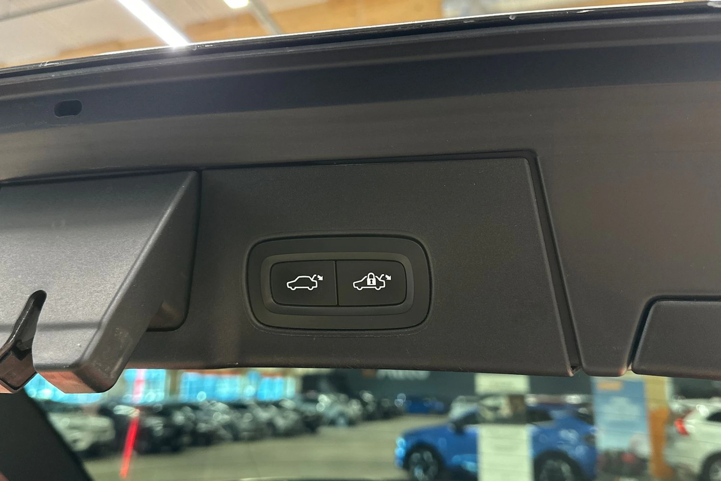 musta Volvo V90 2019 kuva 31.