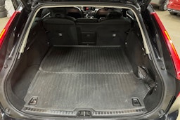 musta Volvo V90 2019 kuva 15.