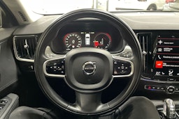 musta Volvo V90 2019 kuva 17.