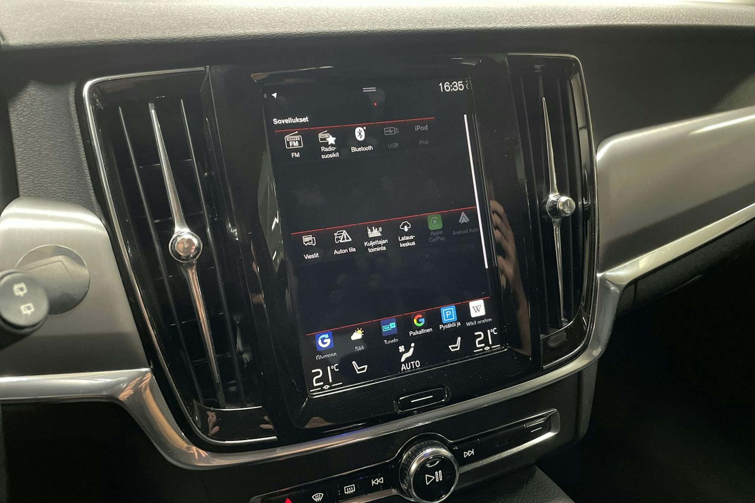 musta Volvo V90 2019 kuva 20.