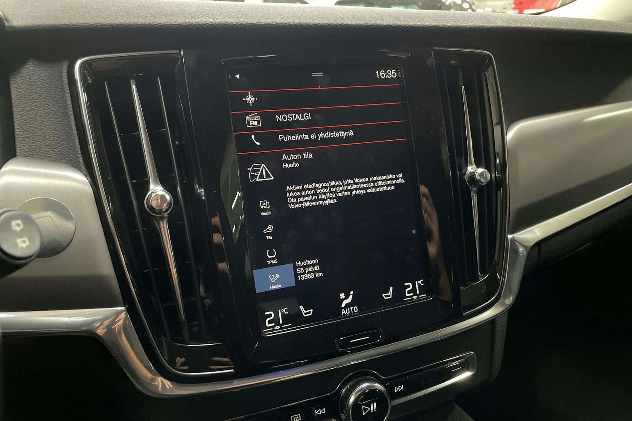 musta Volvo V90 2019 kuva 21.