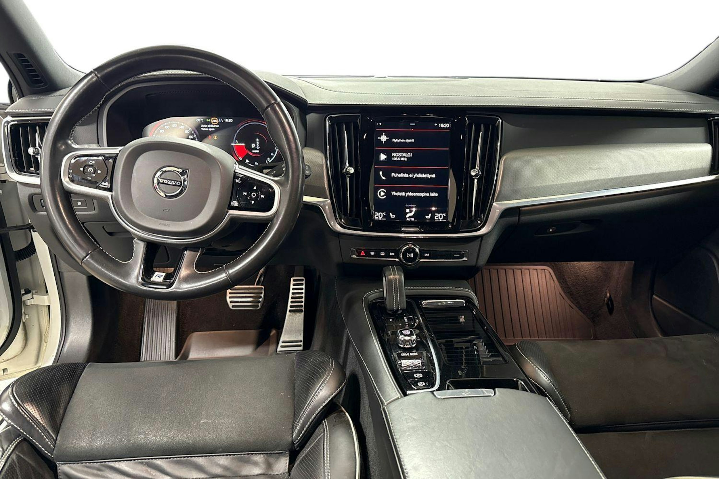 valkoinen Volvo V90 2020 kuva 9.