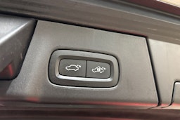 valkoinen Volvo V90 2020 kuva 17.