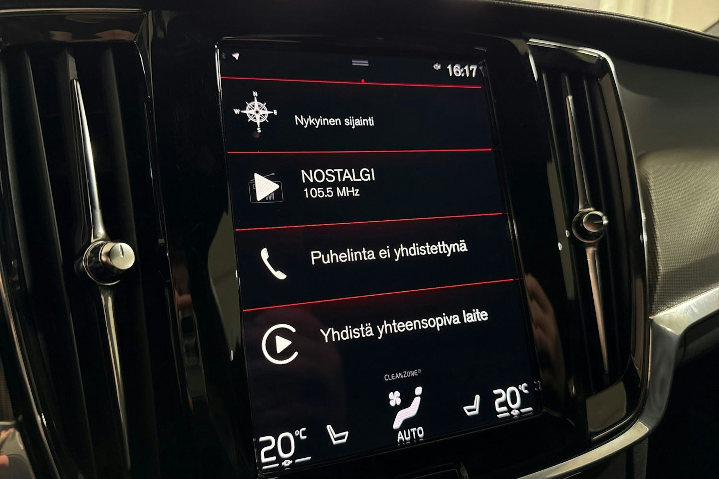 valkoinen Volvo V90 2020 kuva 22.